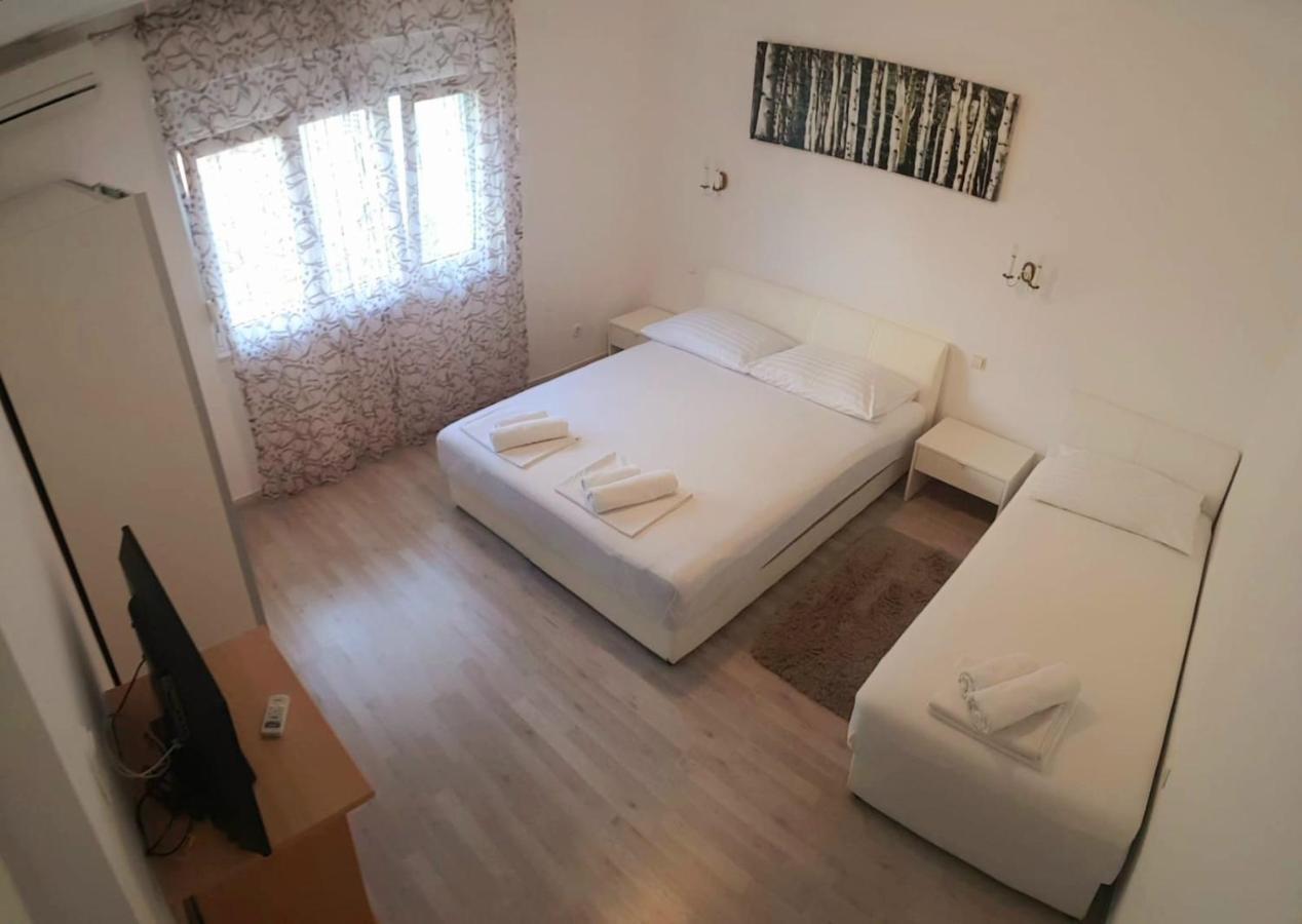 Apartmani Jureta 오크루그고른지 외부 사진
