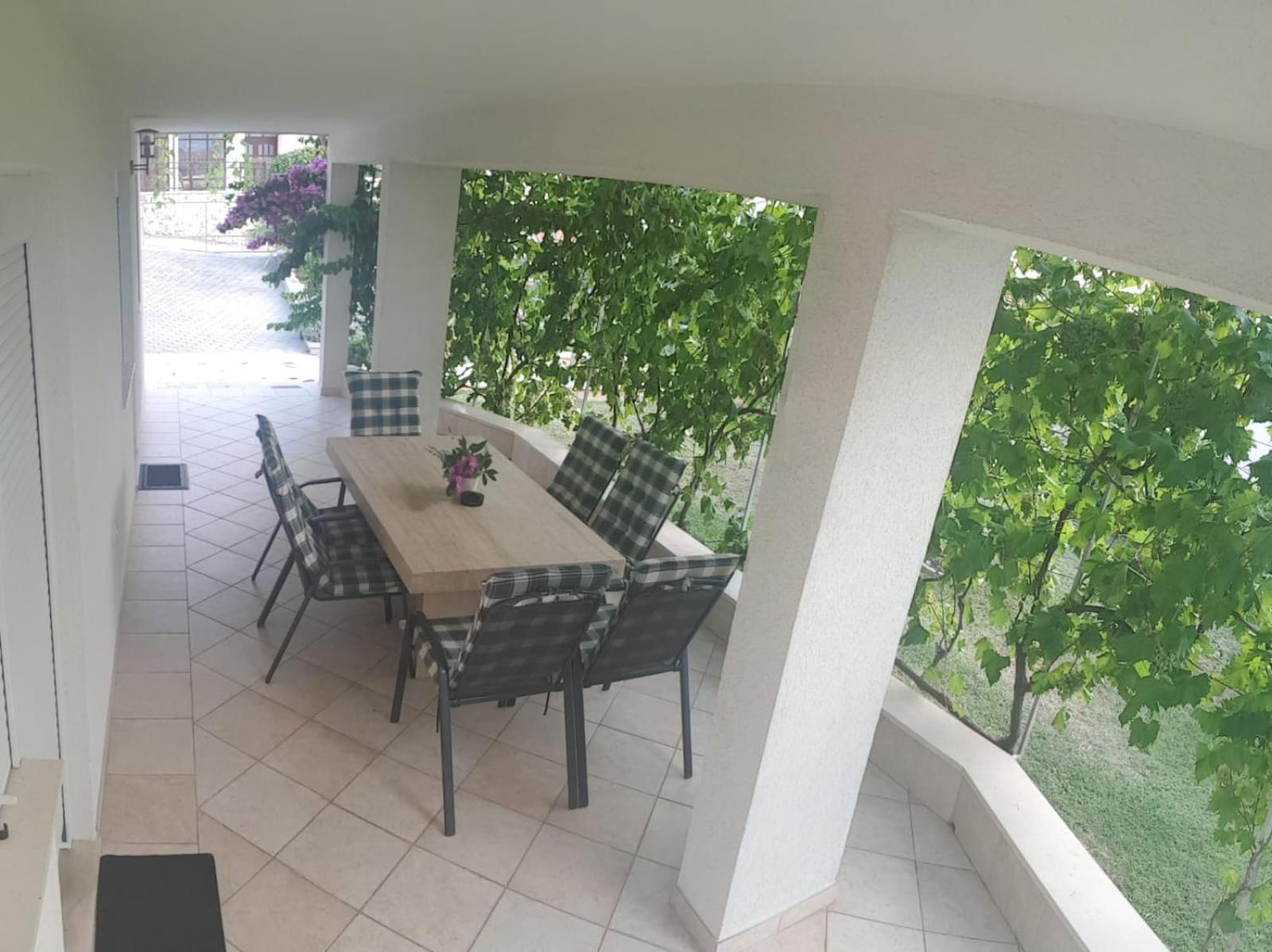 Apartmani Jureta 오크루그고른지 외부 사진
