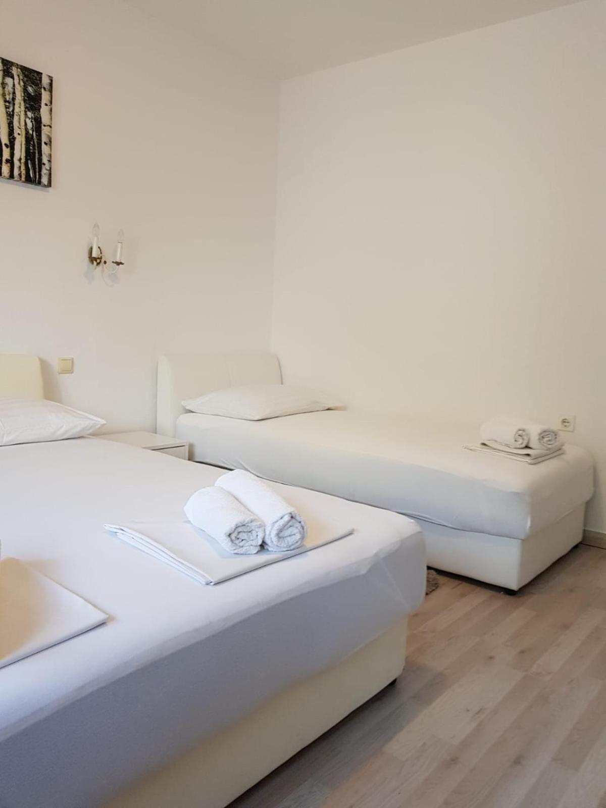 Apartmani Jureta 오크루그고른지 외부 사진