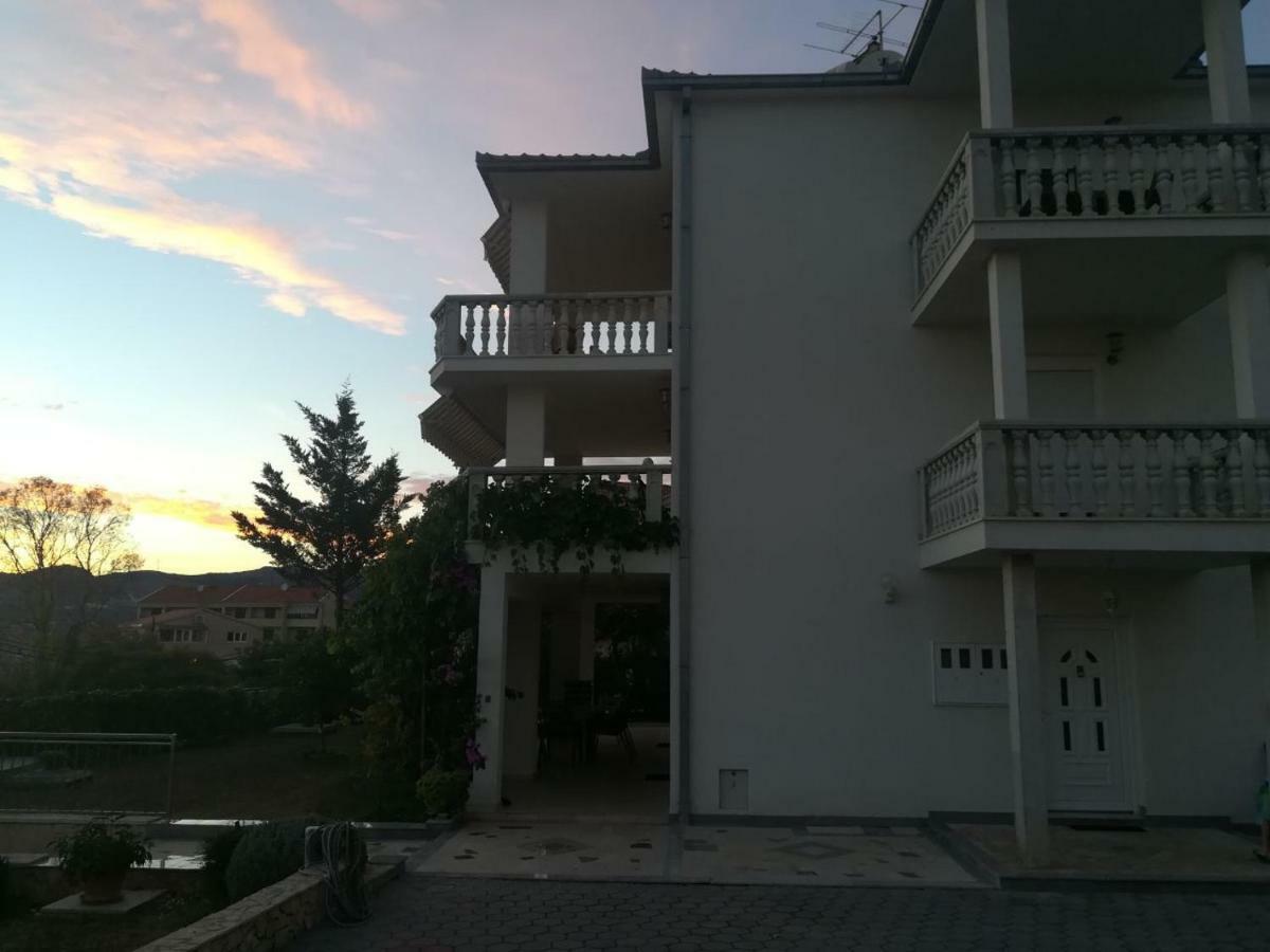 Apartmani Jureta 오크루그고른지 외부 사진