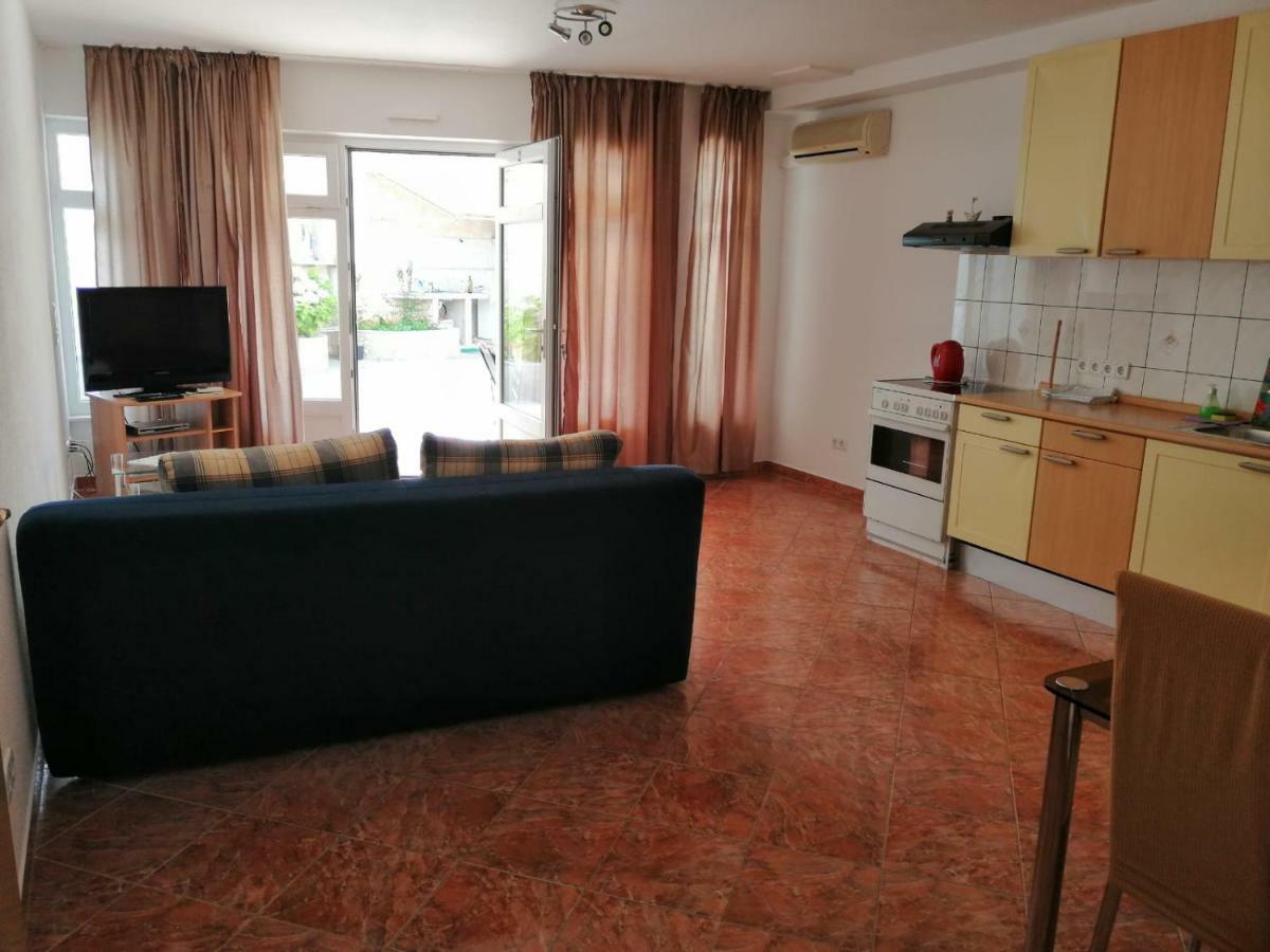 Apartmani Jureta 오크루그고른지 외부 사진