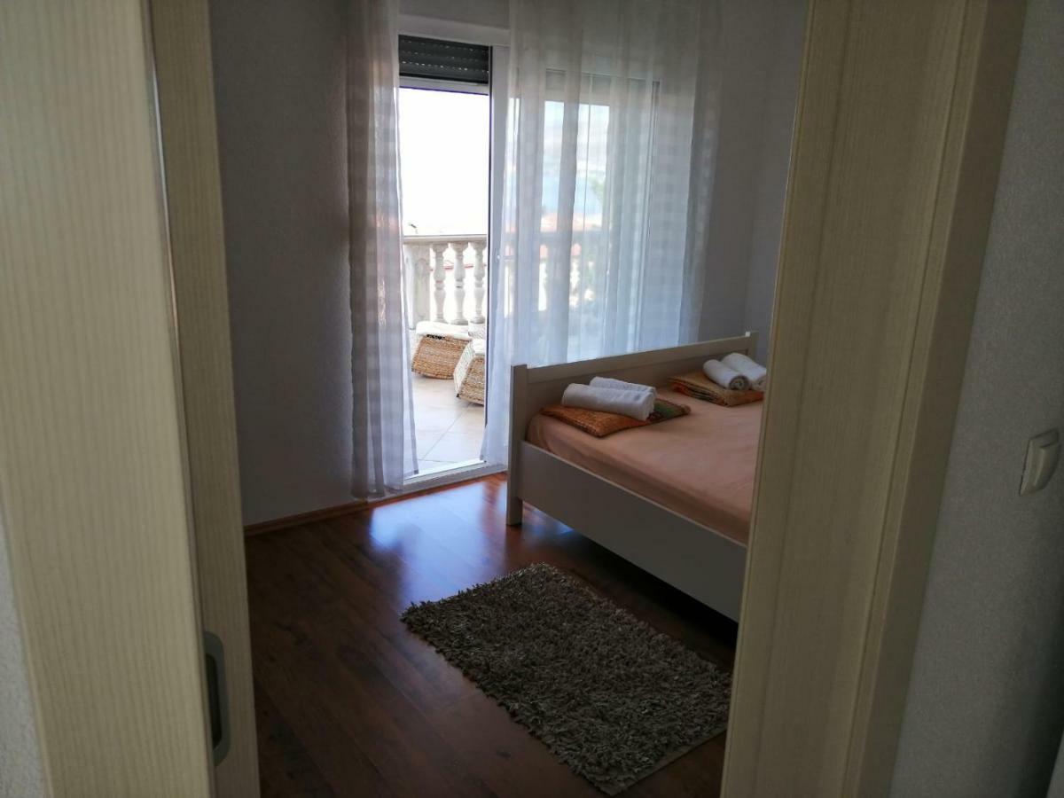 Apartmani Jureta 오크루그고른지 외부 사진